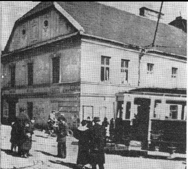 Tramvaj na křižovatce Lwowska- Wałowa (1931).