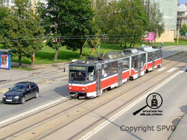 Částečně nízkopodlažní modernizované vozy KT8 představují zatím nejnovější generaci tramvají v Košicích.