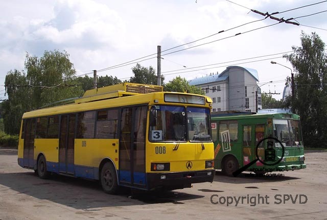 Nový typ trolejbusu LAZ ve lvovském depu.
